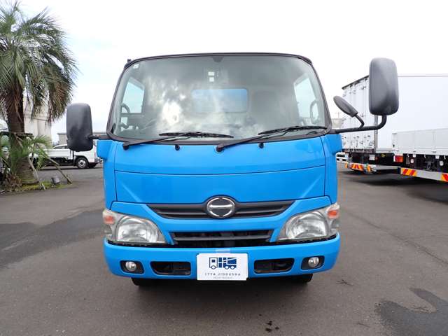 Hino Dutro 3