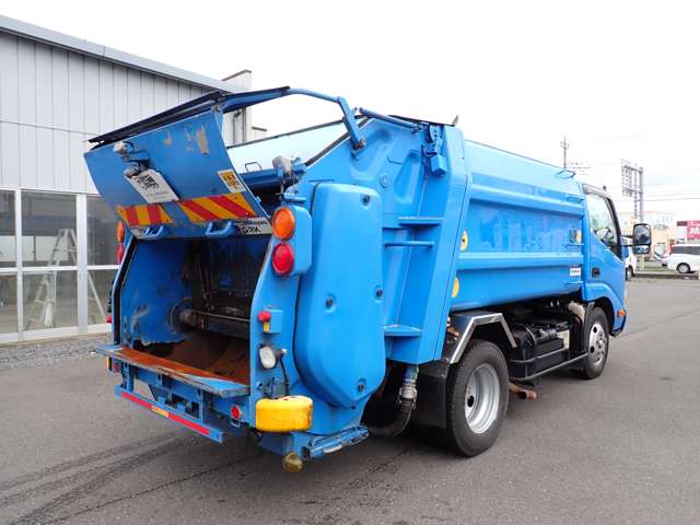 Hino Dutro 6