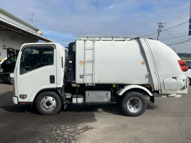 Isuzu Elf 3
