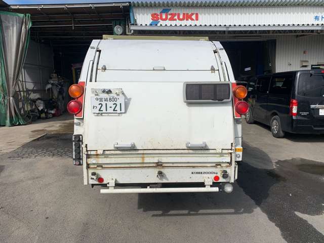 Isuzu Elf 5