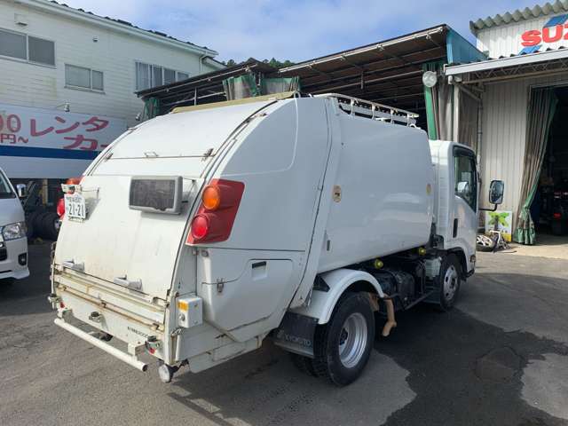 Isuzu Elf 6
