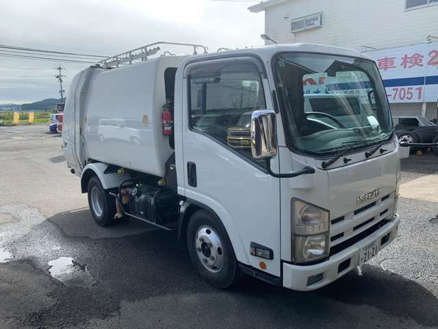 Isuzu Elf 8