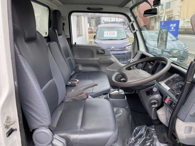 Isuzu Elf 12