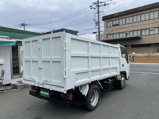 Isuzu Elf 7