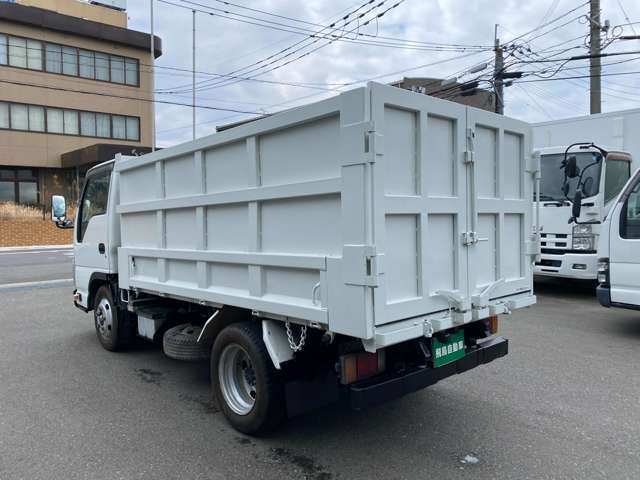 Isuzu Elf 8