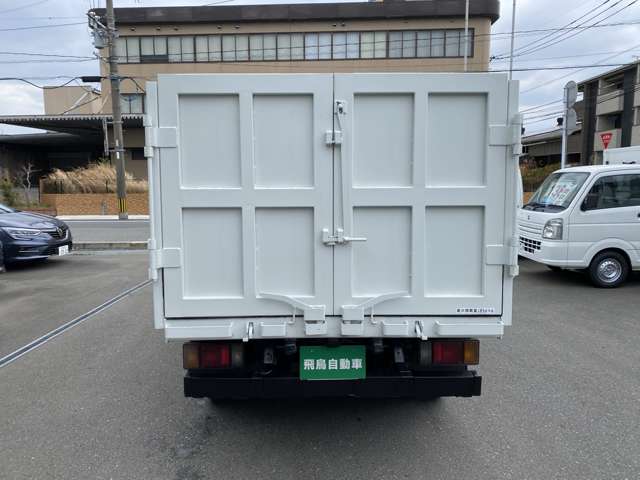Isuzu Elf 9
