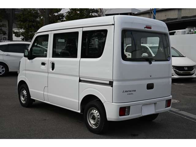 Mitsubishi Minicab Van 3