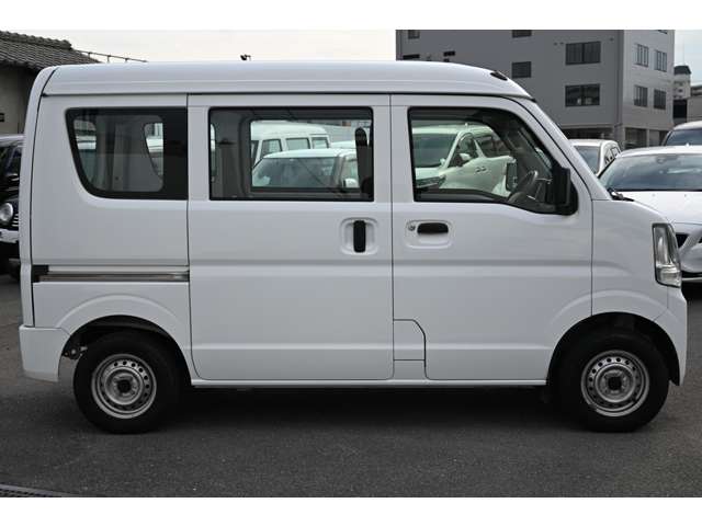Mitsubishi Minicab Van 10