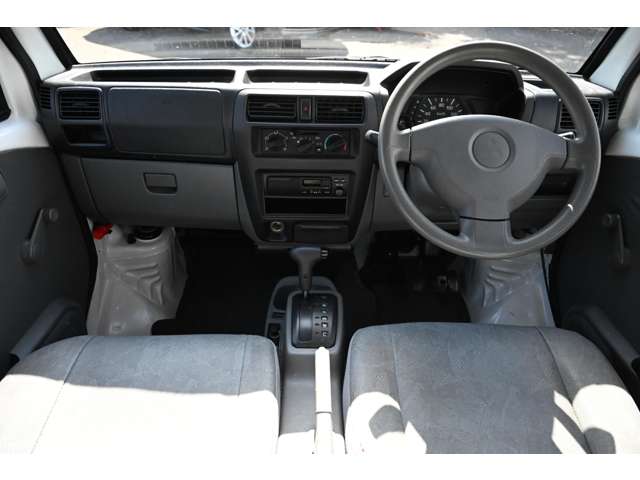 Mitsubishi Minicab Van 6