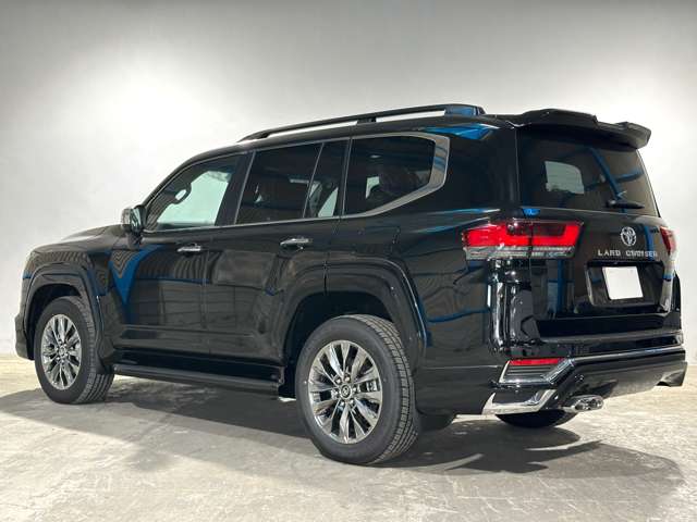 Toyota Land Cruiser 300 5