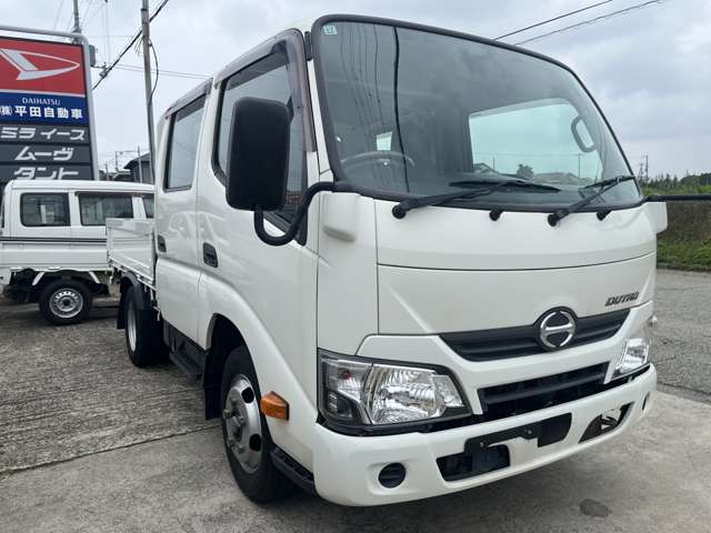Hino Dutro 3