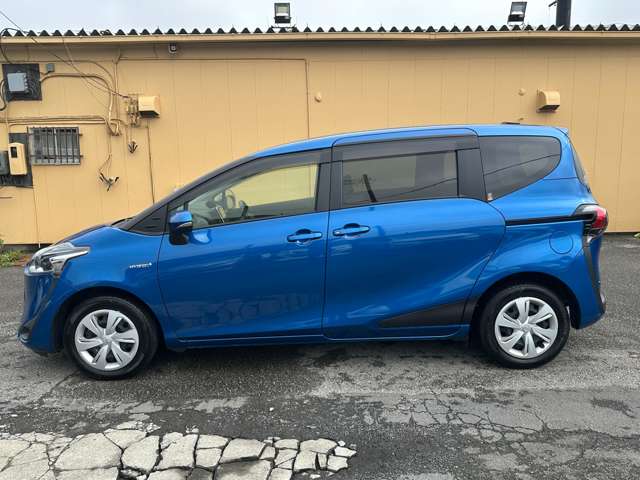 Toyota Sienta 12