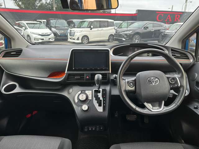 Toyota Sienta 3
