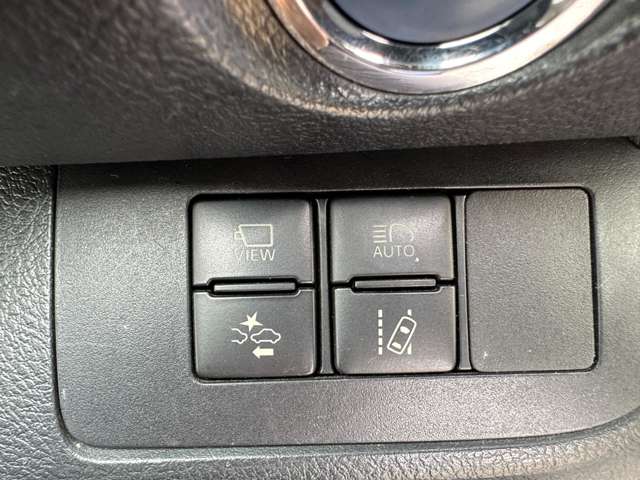 Toyota Sienta 6