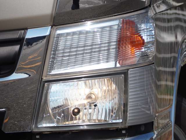 Mitsubishi Fuso Canter 9