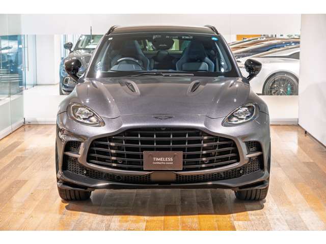 Aston Martin DBX 7