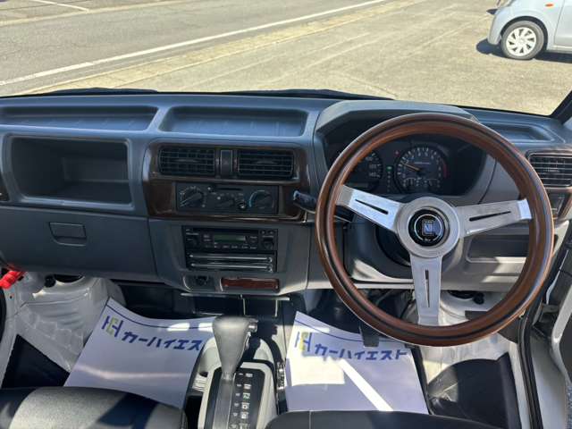 Mitsubishi Minicab Truck 2
