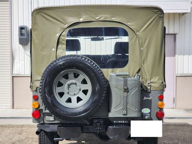 Mitsubishi Jeep 11