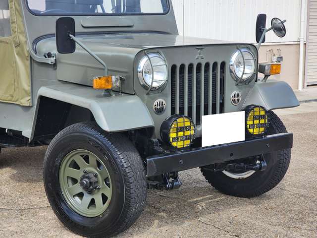 Mitsubishi Jeep 4