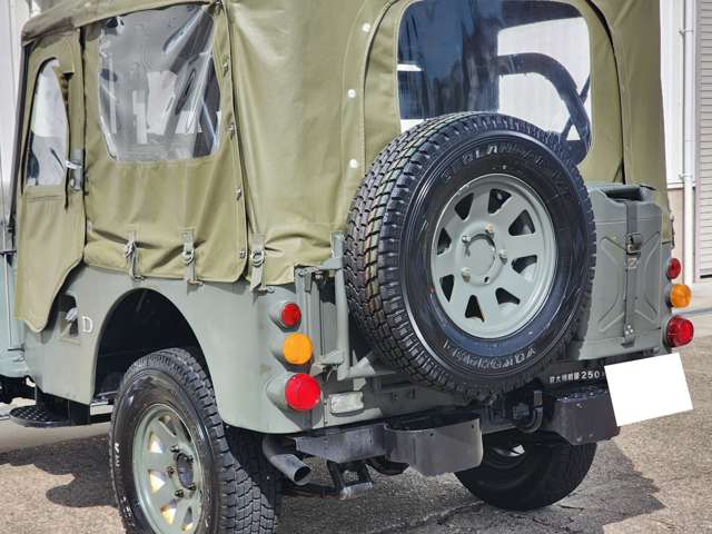 Mitsubishi Jeep 8
