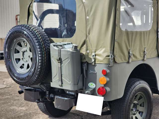Mitsubishi Jeep 9