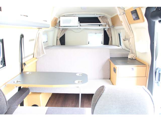 Toyota Hiace Van 2