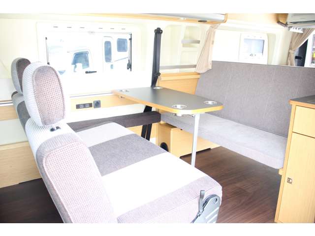 Toyota Hiace Van 3