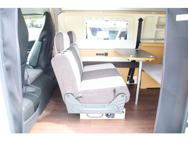 Toyota Hiace Van 4