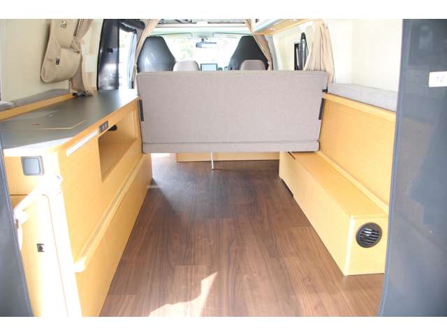 Toyota Hiace Van 6