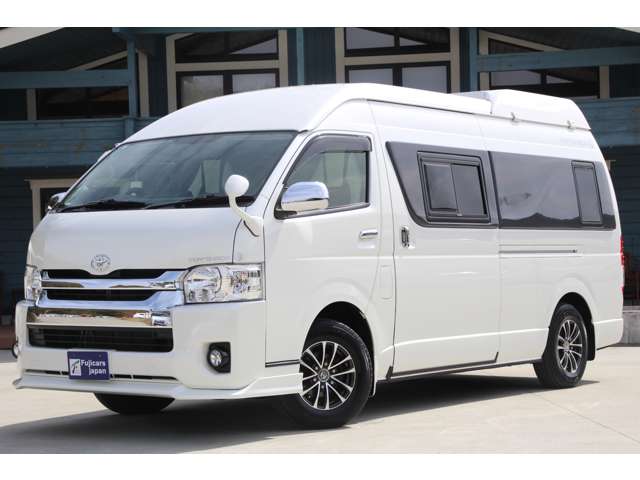 Toyota Hiace Van 8