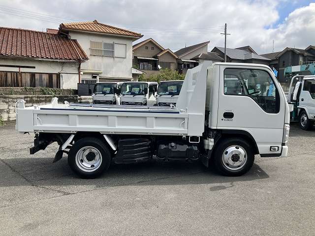 Isuzu Elf 12