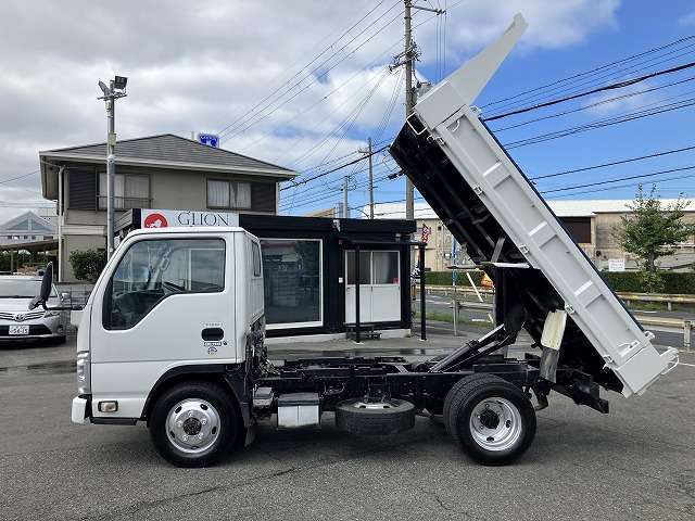 Isuzu Elf 4