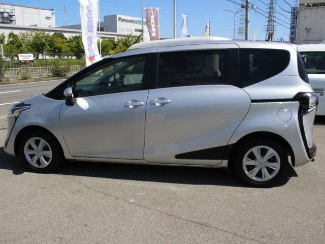 Toyota Sienta 9