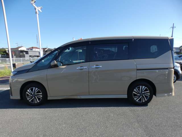 Nissan Serena 12
