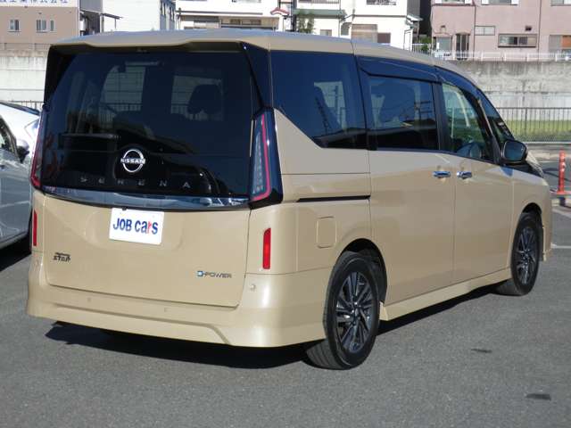 Nissan Serena 9