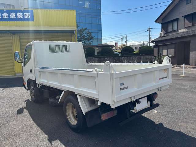 Hino Dutro 8
