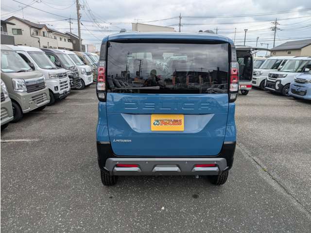 Mitsubishi Delica Mini 12