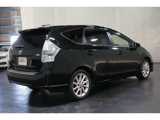 Toyota Prius α 8