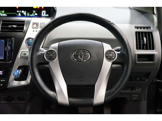 Toyota Prius α 9