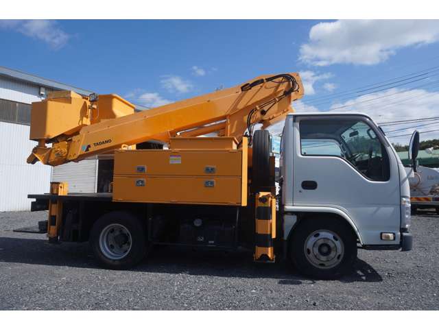 Isuzu Elf 7
