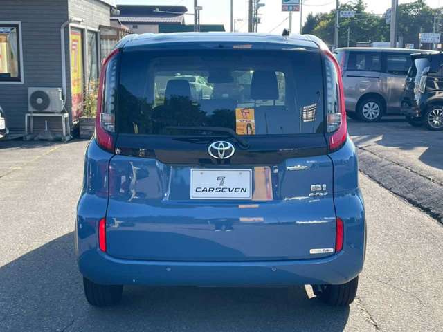 Toyota Sienta 11