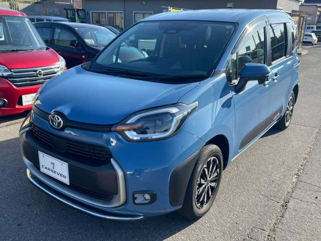 Toyota Sienta 3