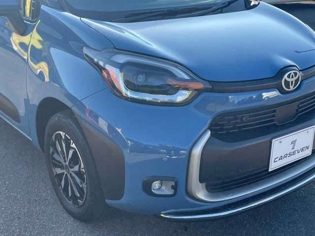 Toyota Sienta 5