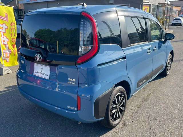 Toyota Sienta 9