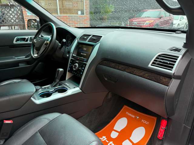 Ford Explorer 10