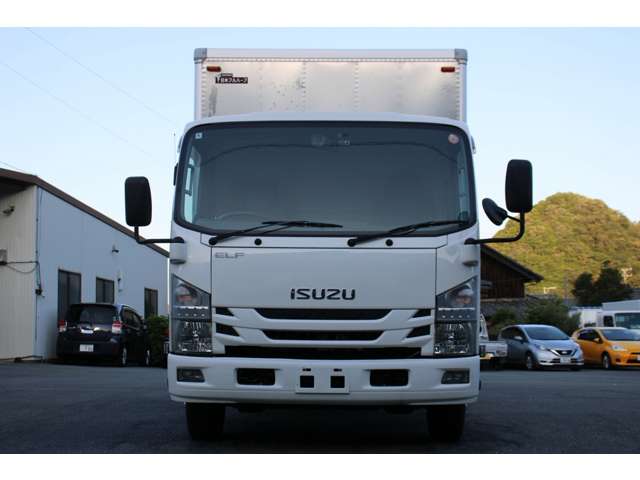 Isuzu Elf 4