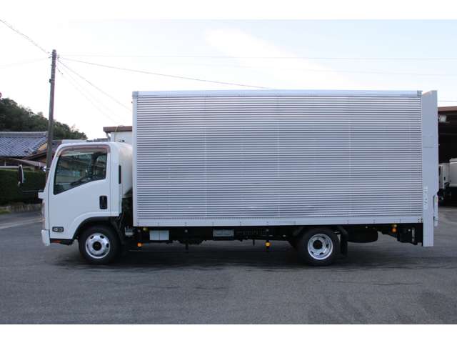 Isuzu Elf 6