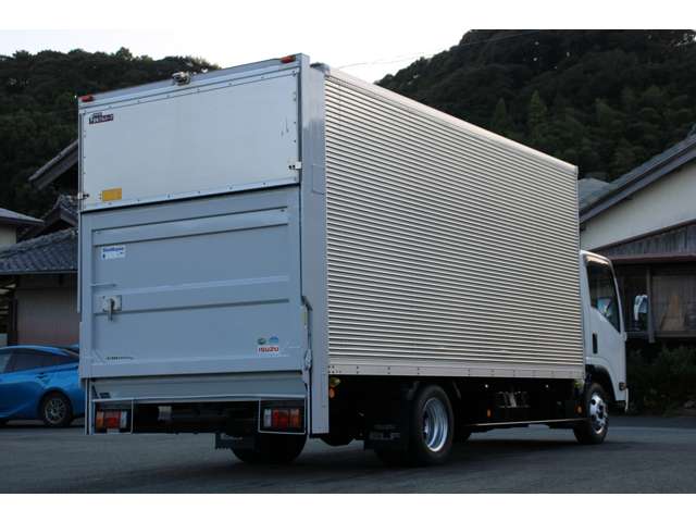 Isuzu Elf 9
