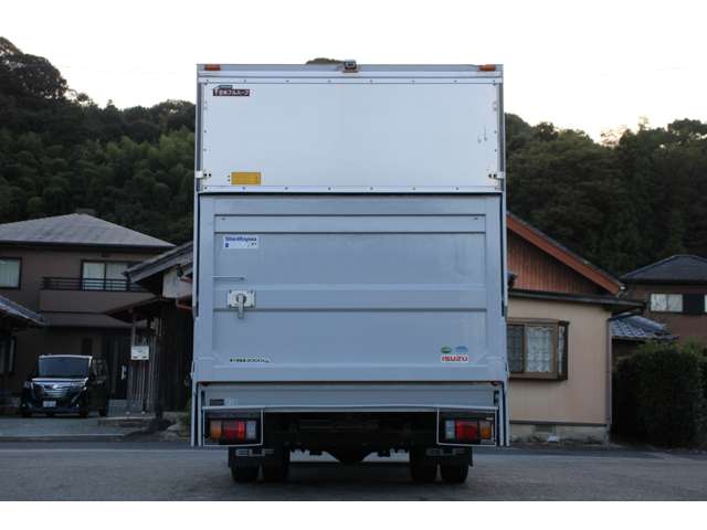 Isuzu Elf 10