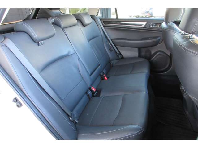 Subaru Legacy Outback 6
